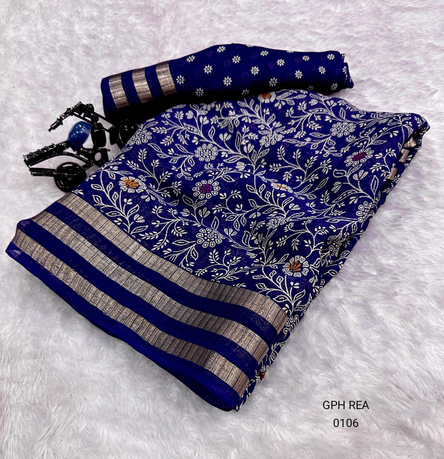 Lightweight Georgette Saree with Uniform Pattern and Designer Blouse